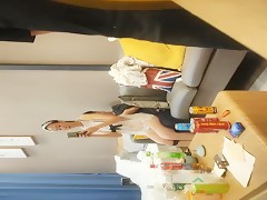 我开着拖拉机两小伙4P激情啪啪 ，穿上情趣装揉捏奶子 ，一人一个舔奶调情 ，正入抽插猛操被发现